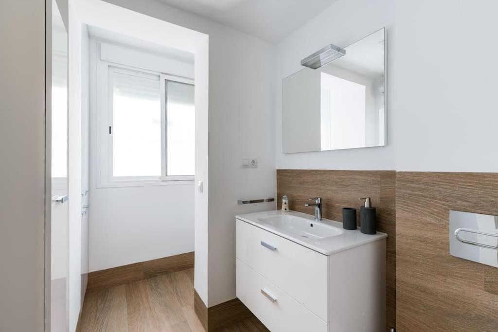 Triana Home Sevilla Bagian luar foto