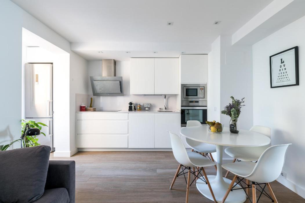 Triana Home Sevilla Bagian luar foto